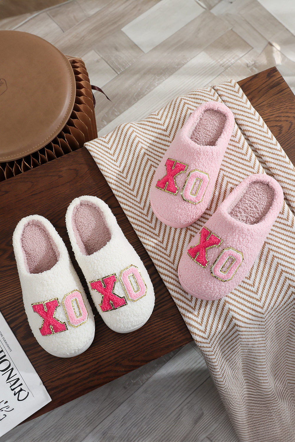 Pink XOXO Letter Graphic Plush Winter Slippers