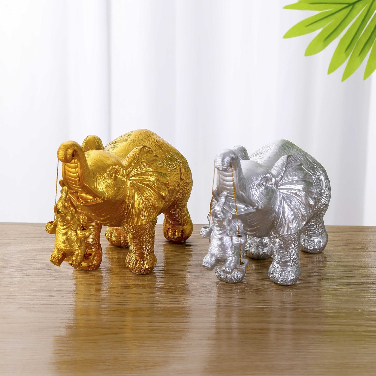 Elephant mother and child resin-made desktop ornament