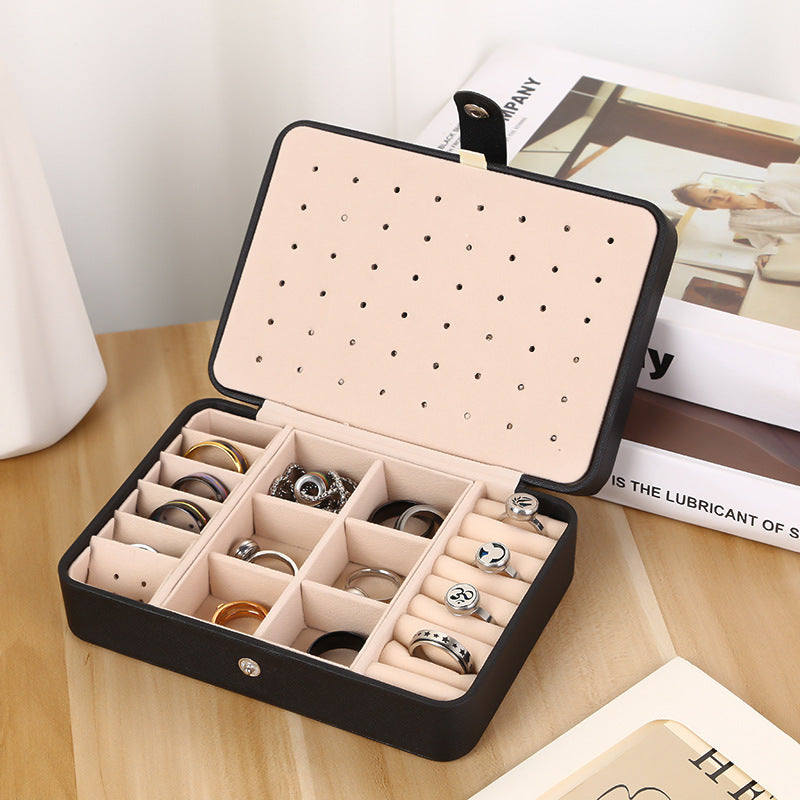 Leather portable jewelry box