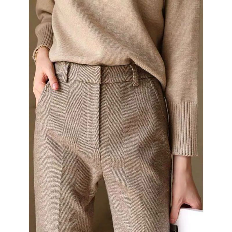 Casual straight-leg pants