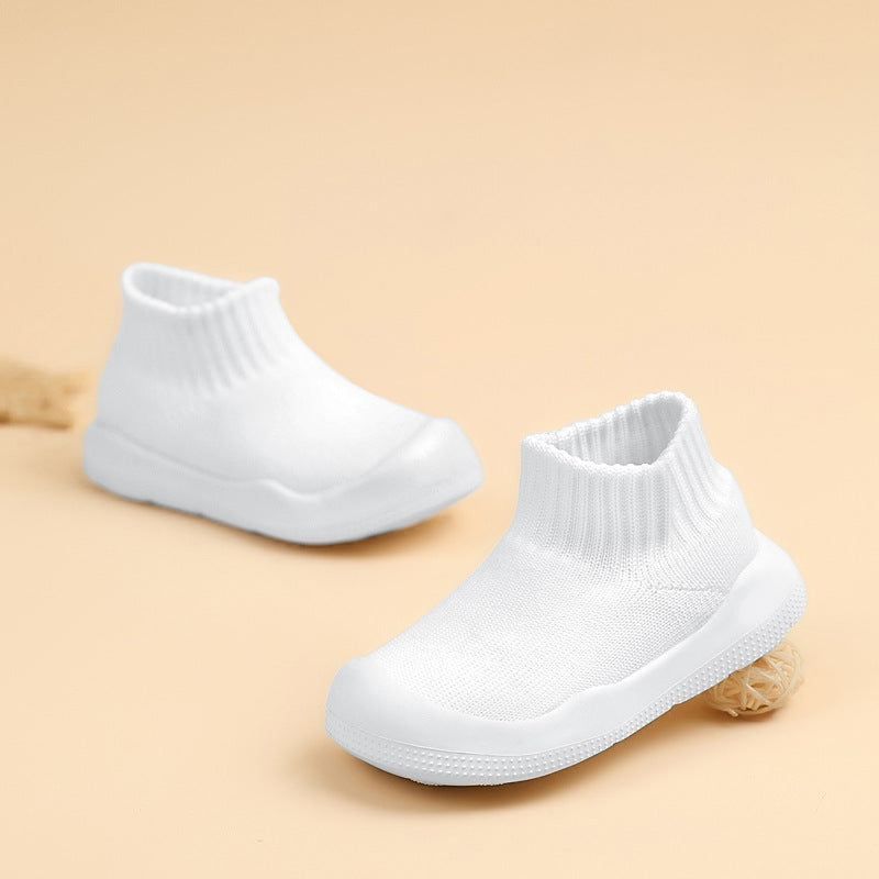 The lightweight, wear-resistant and shock-absorbing casual shoes for children and infants.comfortable and durable