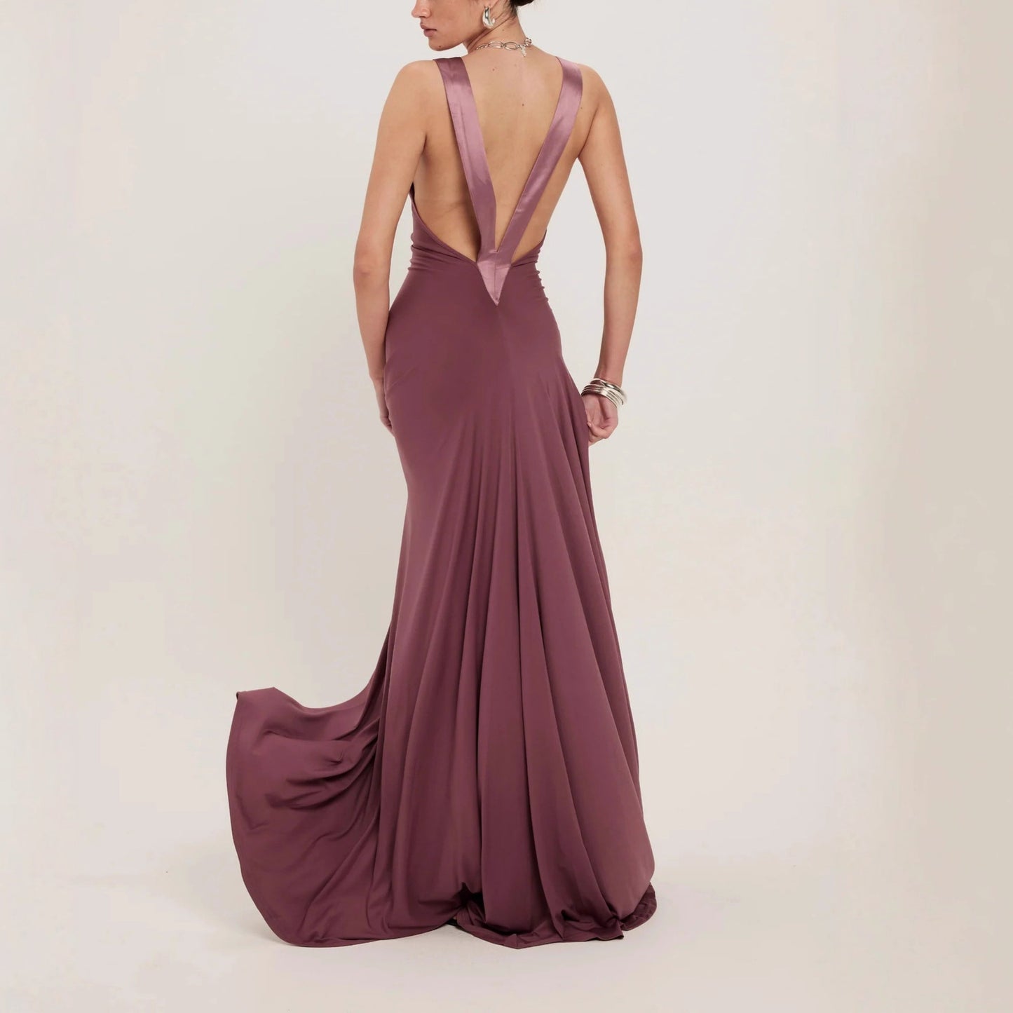 deep V-neck, form-fitting backless dress
