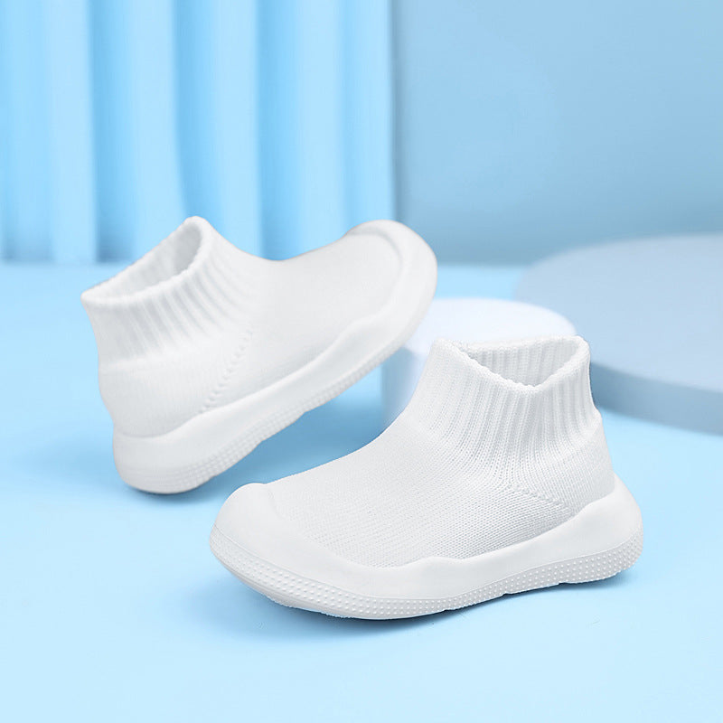 The lightweight, wear-resistant and shock-absorbing casual shoes for children and infants.comfortable and durable