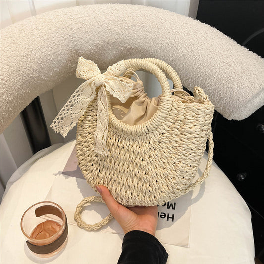Straw bag with bow detail