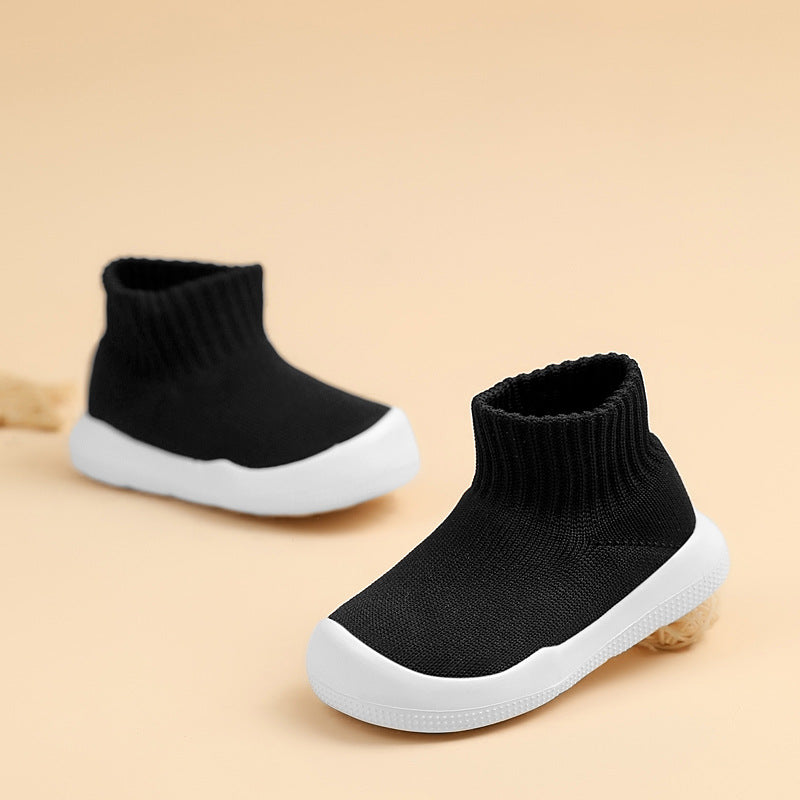 The lightweight, wear-resistant and shock-absorbing casual shoes for children and infants.comfortable and durable