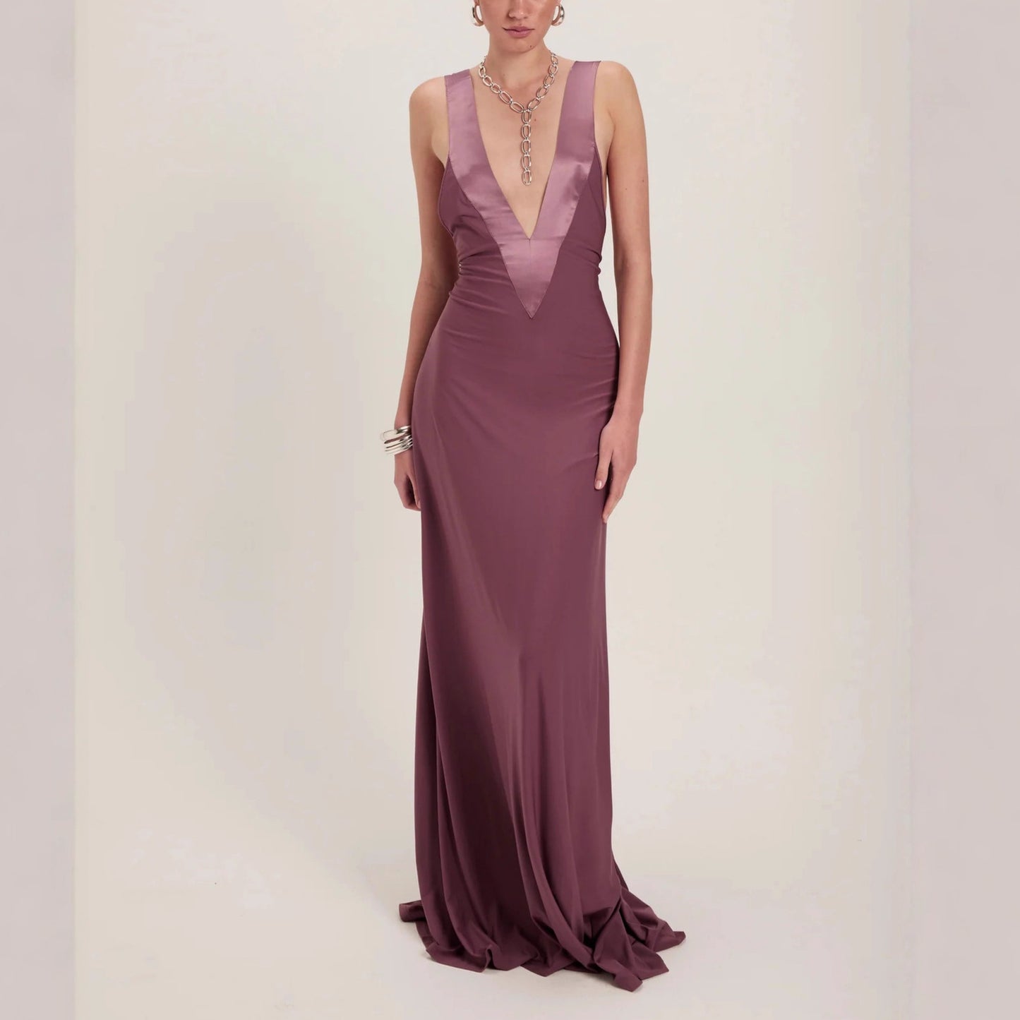 deep V-neck, form-fitting backless dress
