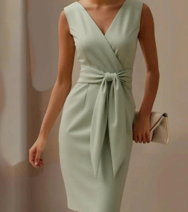Women's dress with bow decoration