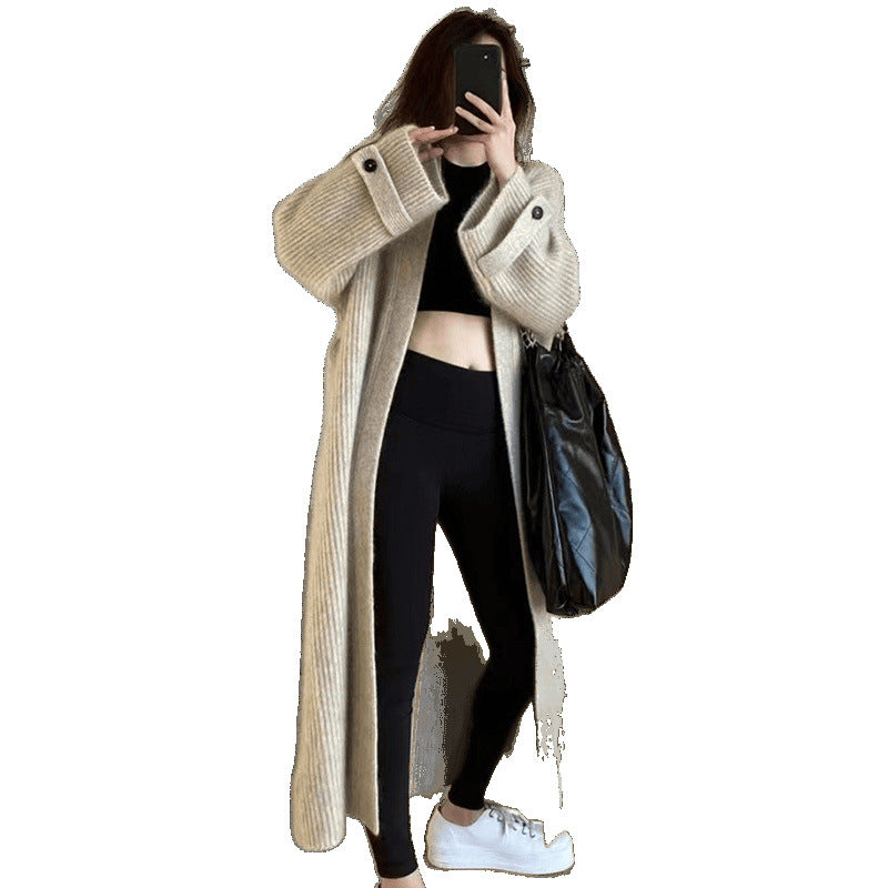 loose and knee-length long sweater jacket