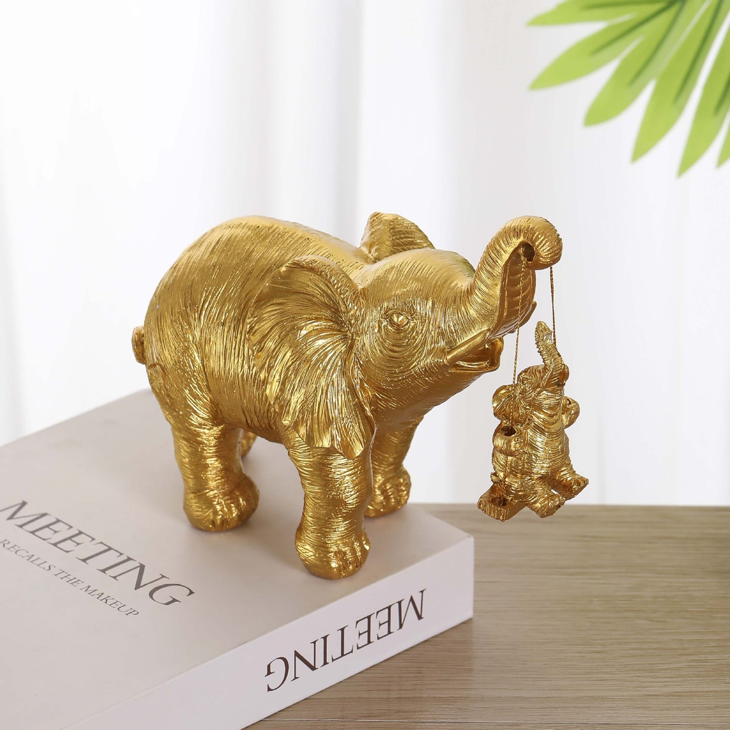 Elephant mother and child resin-made desktop ornament