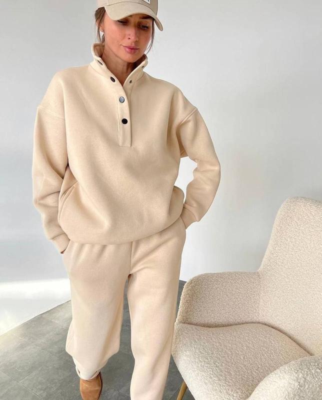 button-up stand-up collar hoodie with matching loose trousers