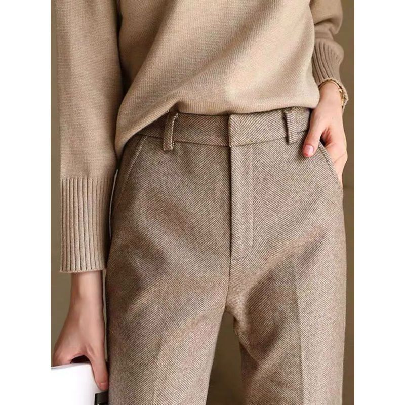 Casual straight-leg pants