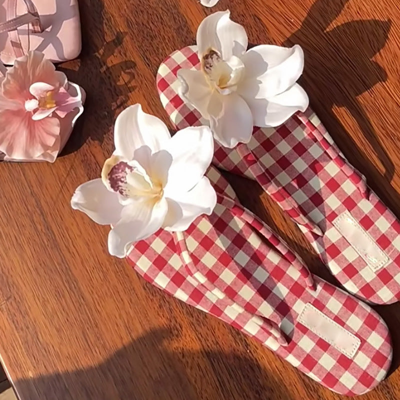 gingham flip flops with flower