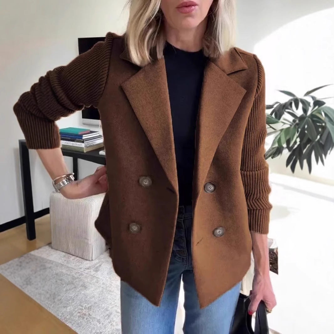 Elegant woolen tweed coat with ribbed knit sleeves