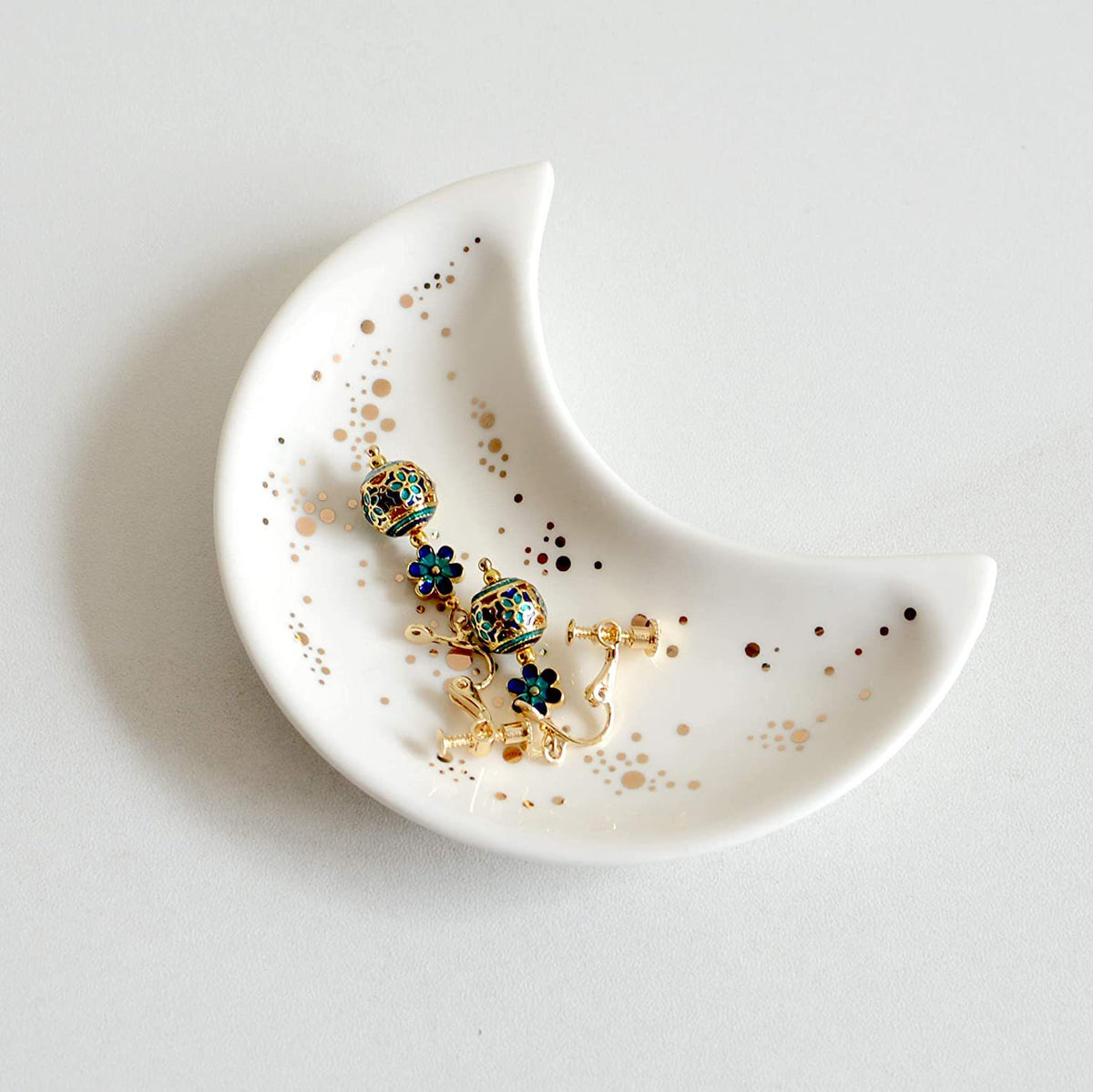 Ceramic jewelry plates