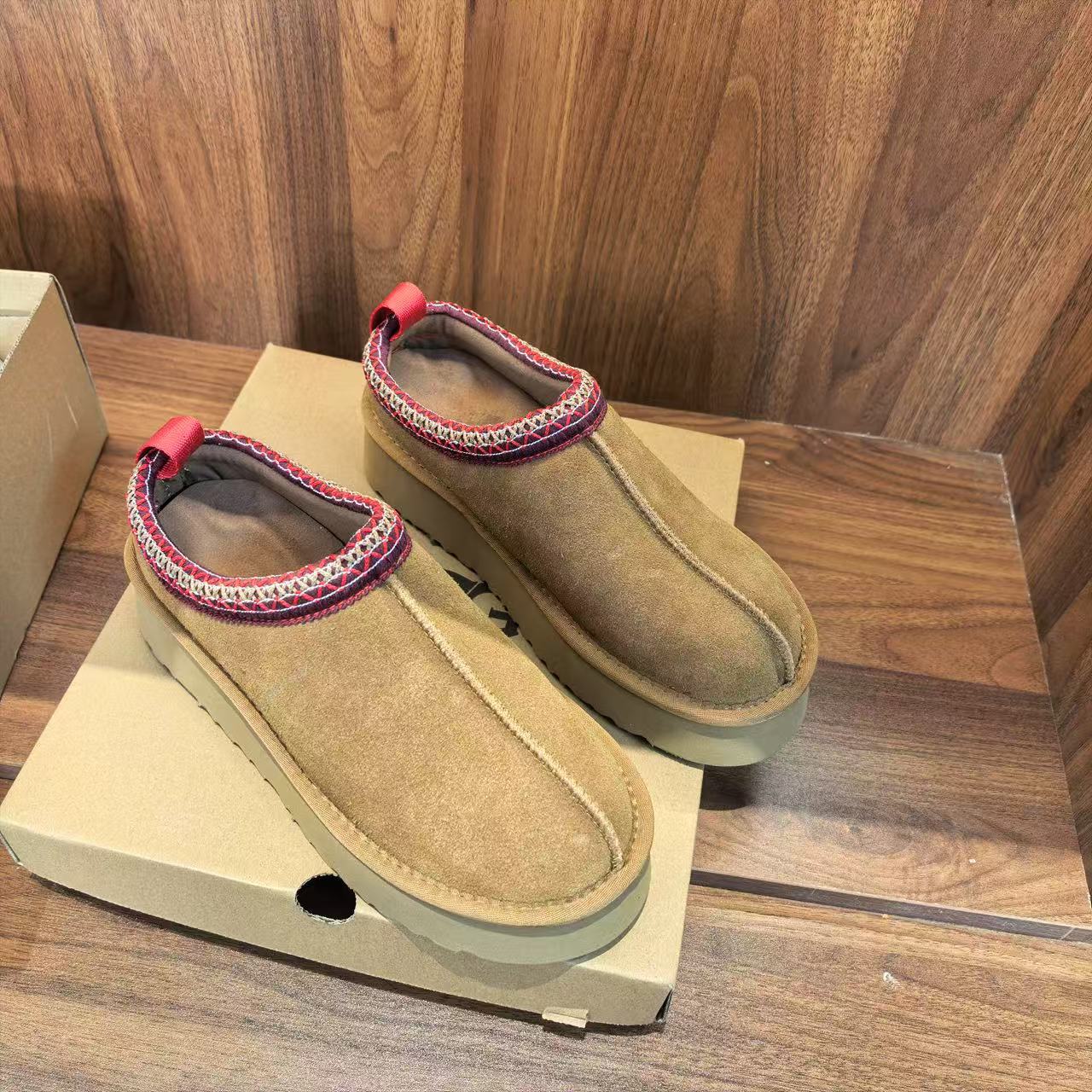 thick-soled snow boots