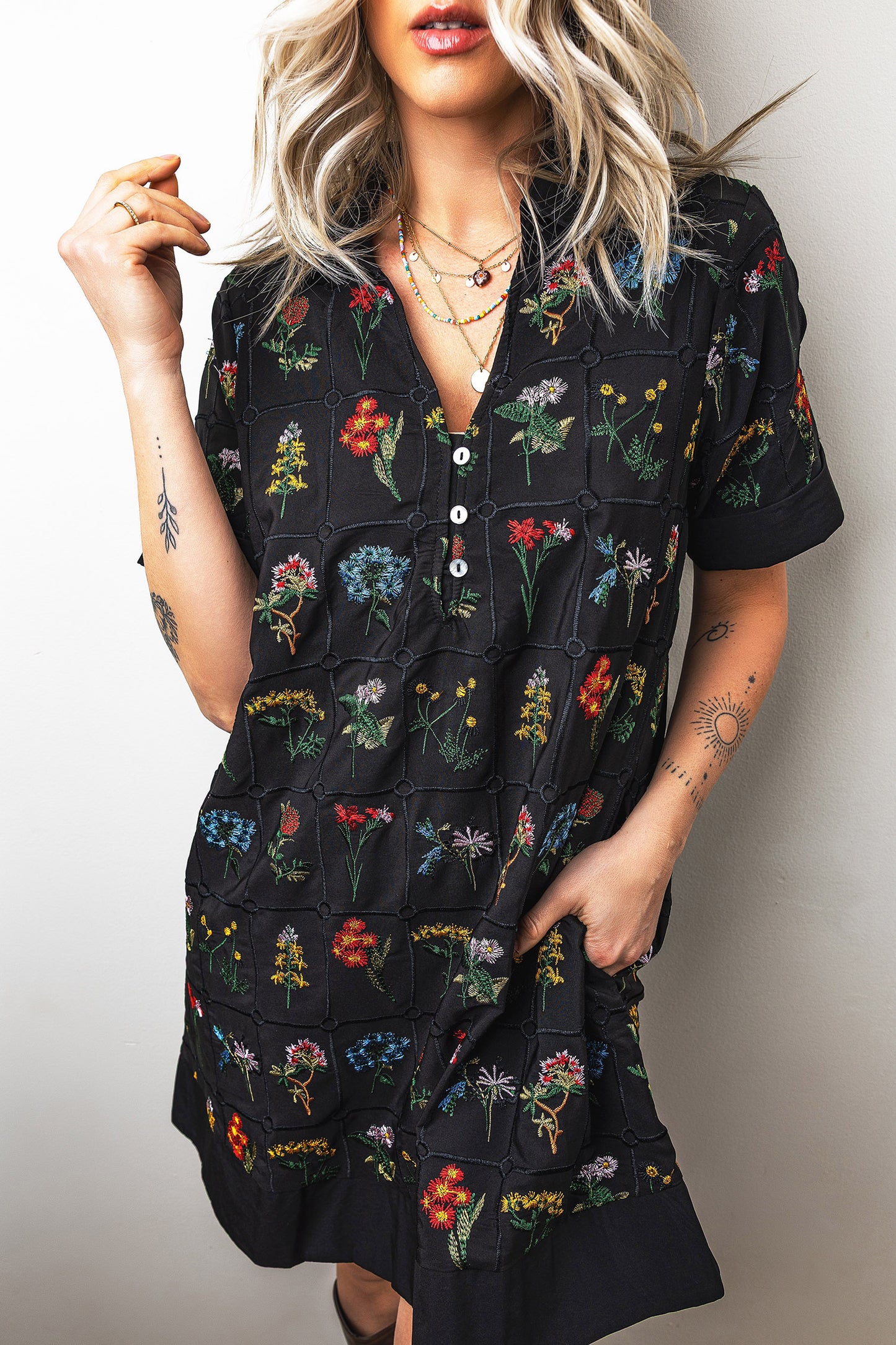 Black Floral Embroidered Shift Dress Short Sleeve Collar Vintage Mini Dress