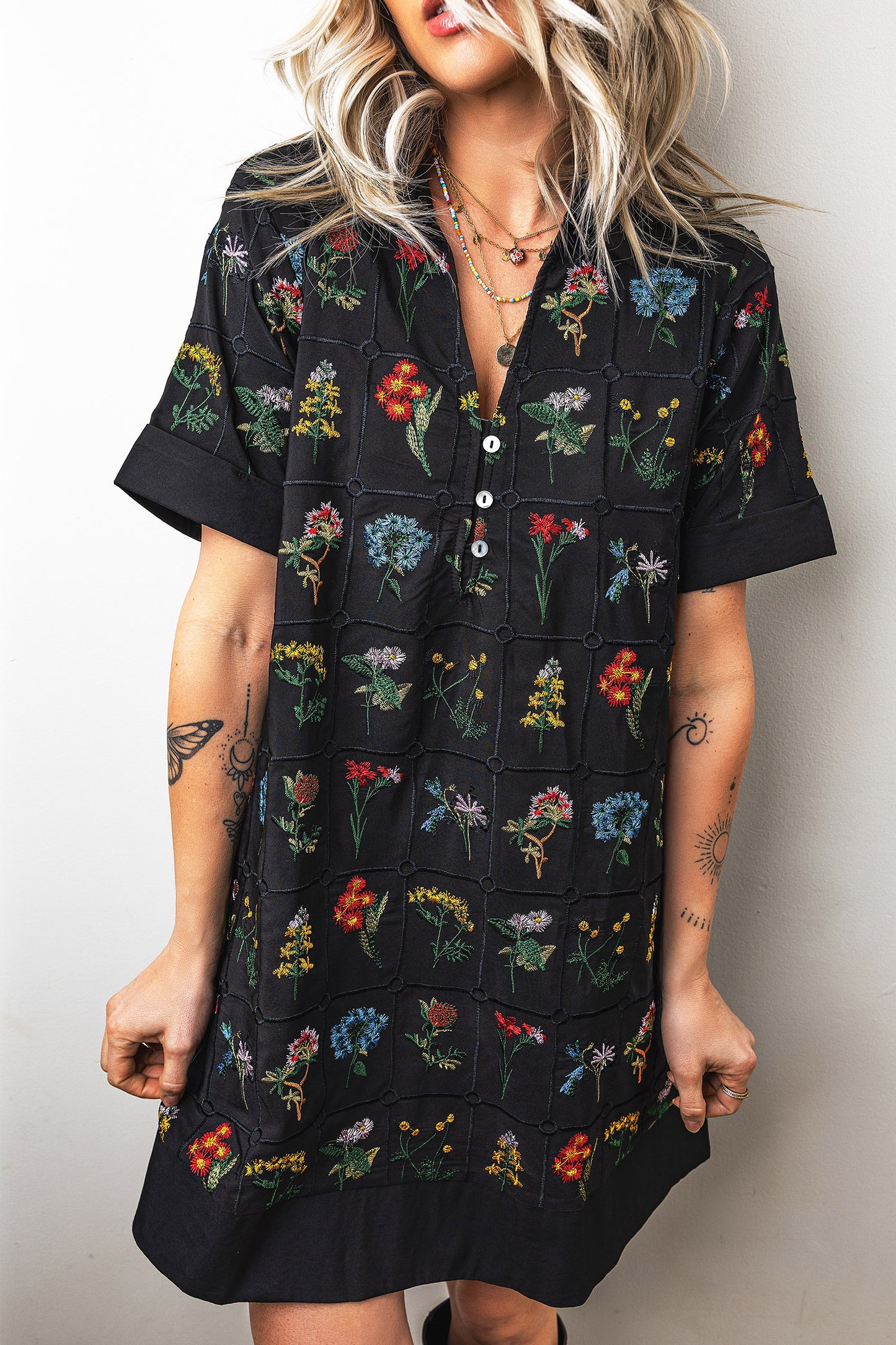 Black Floral Embroidered Shift Dress Short Sleeve Collar Vintage Mini Dress