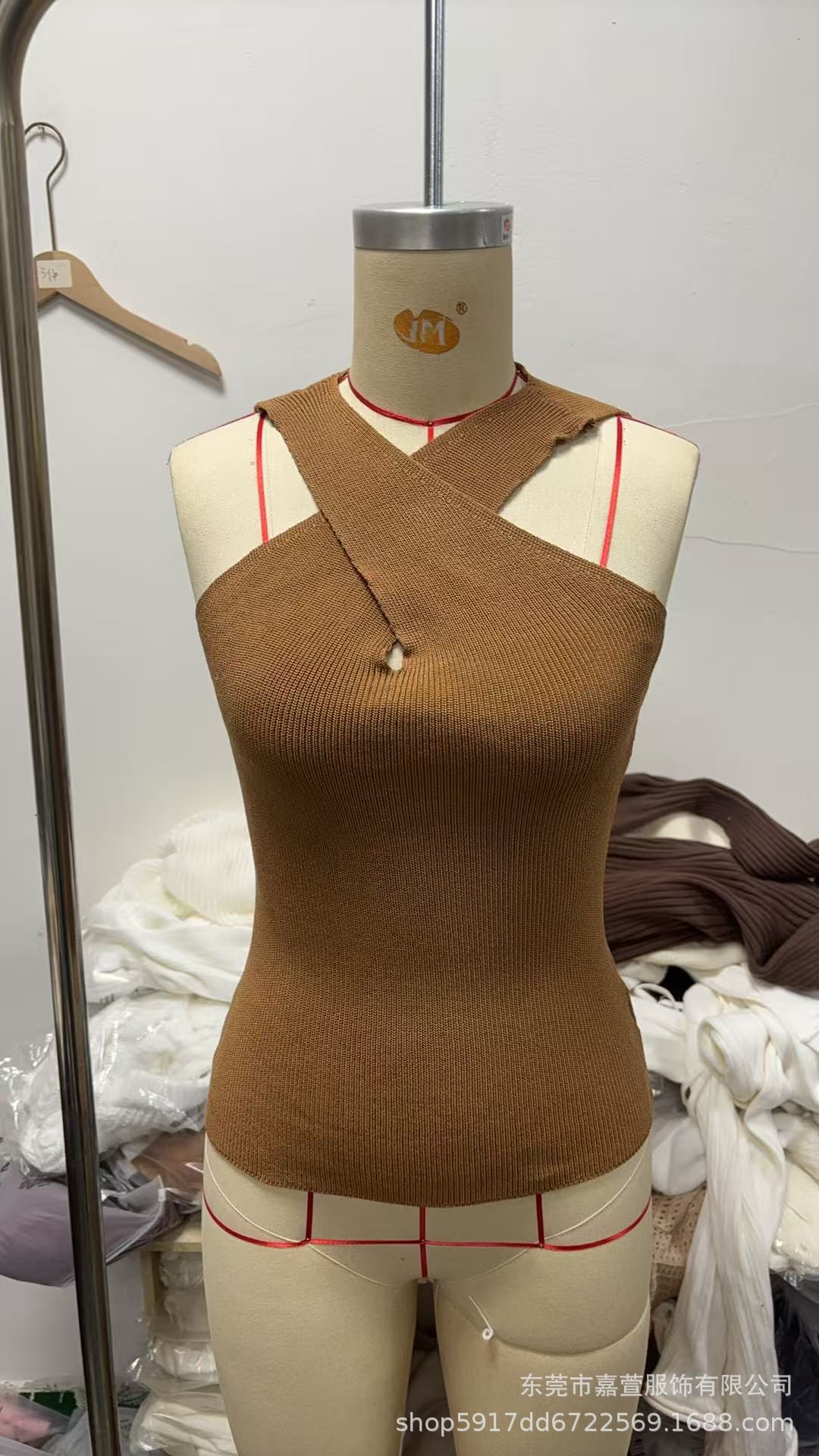 Elegant cross-neck halter, sleeveless knitted sweater tank top