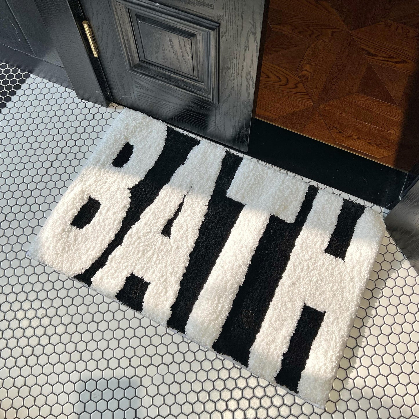 Anti-slip tufted bathroom floor mat
