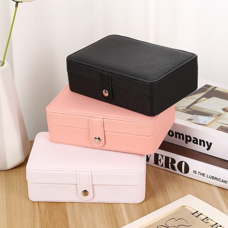 Leather portable jewelry box