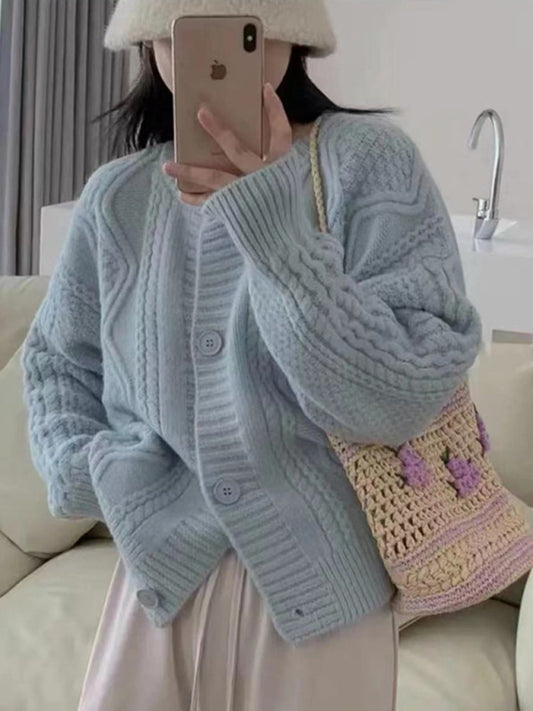 Women's cable knitted cardigan