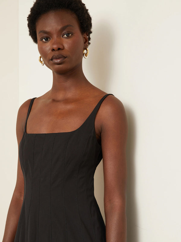 Simple pleated dress with wide swing