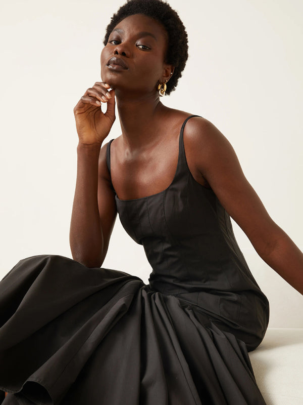 Simple pleated dress with wide swing